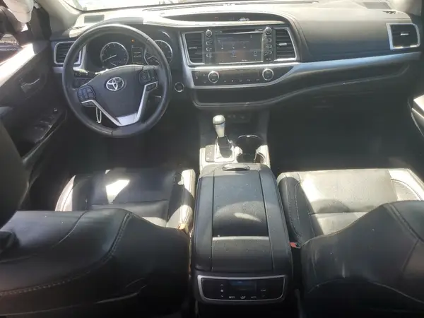 5TDJZRFH6JS544125 2018 TOYOTA HIGHLANDER - Image 8