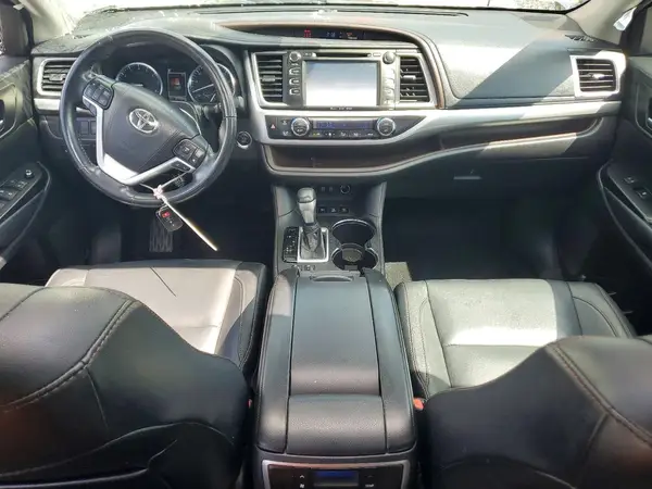 5TDJZRFH6JS548501 2018 TOYOTA HIGHLANDER - Image 8