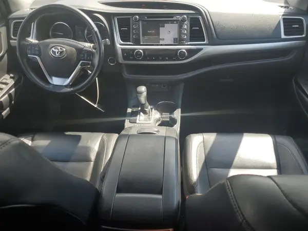 5TDJZRFH6JS551575 2018 TOYOTA HIGHLANDER - Image 8