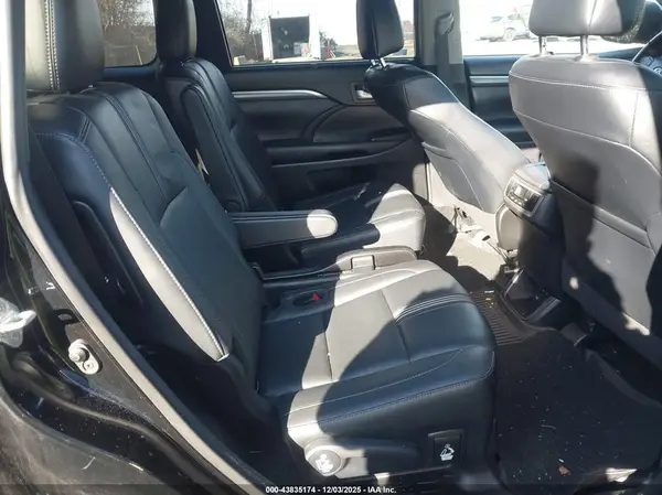 5TDJZRFH6JS553813 2018 TOYOTA HIGHLANDER - Image 8