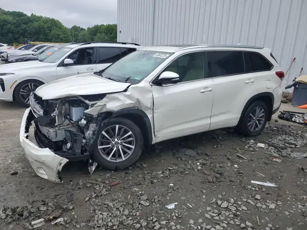 5TDJZRFH6JS554573 2018 TOYOTA HIGHLANDER - Image 1