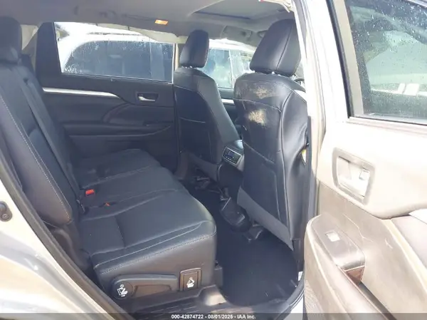 5TDJZRFH6JS557974 2018 TOYOTA HIGHLANDER - Image 8