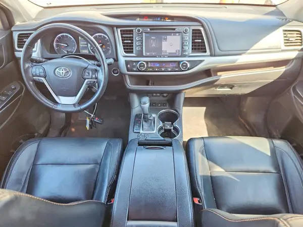 5TDJZRFH6JS558381 2018 TOYOTA HIGHLANDER - Image 8