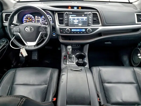 5TDJZRFH6JS559918 2018 TOYOTA HIGHLANDER - Image 8