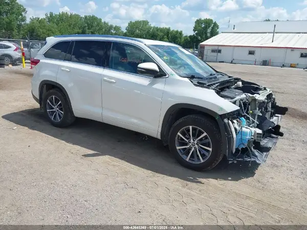 5TDJZRFH6JS561636 2018 TOYOTA HIGHLANDER - Image 1