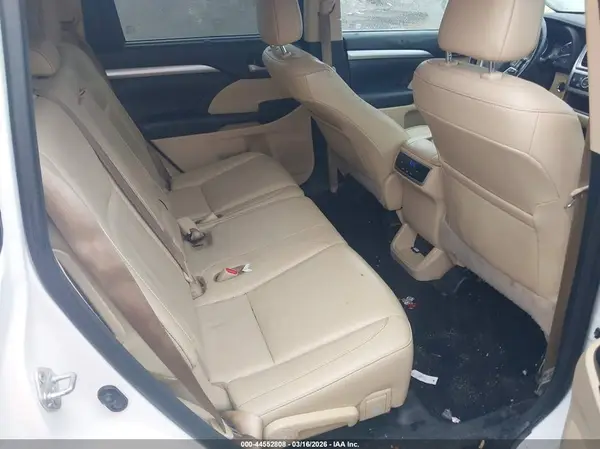 5TDJZRFH6JS807472 2018 TOYOTA HIGHLANDER - Image 8