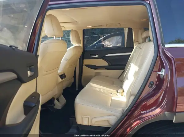 5TDJZRFH6JS809674 2018 TOYOTA HIGHLANDER - Image 8