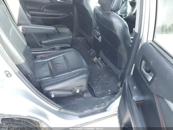 5TDJZRFH6JS814244 2018 TOYOTA HIGHLANDER - Image 8