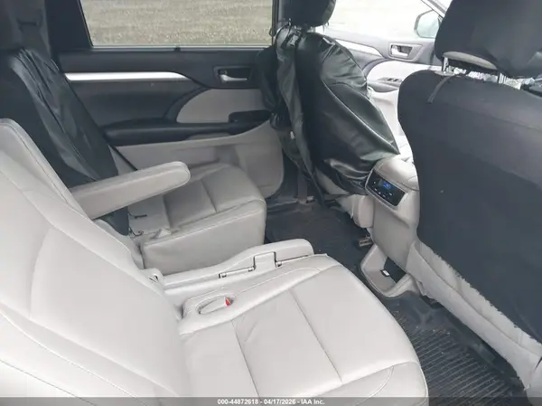 5TDJZRFH6JS819041 2018 TOYOTA HIGHLANDER - Image 8