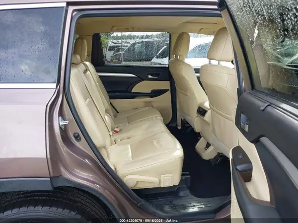 5TDJZRFH6JS822960 2018 TOYOTA HIGHLANDER - Image 8