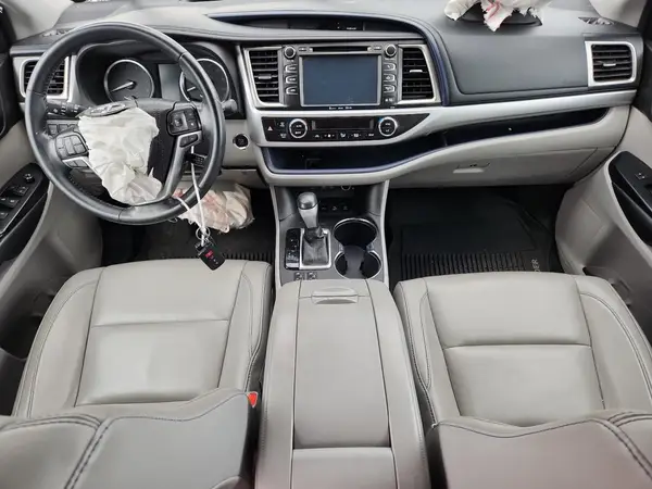 5TDJZRFH6JS832839 2018 TOYOTA HIGHLANDER - Image 8