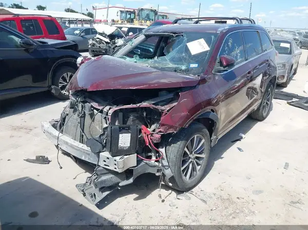 5TDJZRFH6JS844814 2018 TOYOTA HIGHLANDER - Image 2