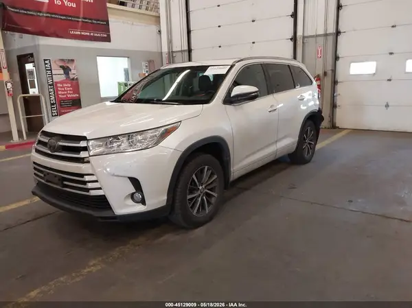 5TDJZRFH6JS846742 2018 TOYOTA HIGHLANDER - Image 2