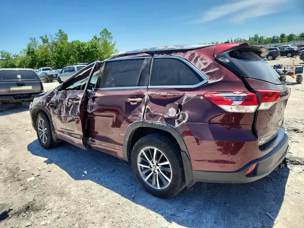 5TDJZRFH6JS851293 2018 TOYOTA HIGHLANDER - Image 2