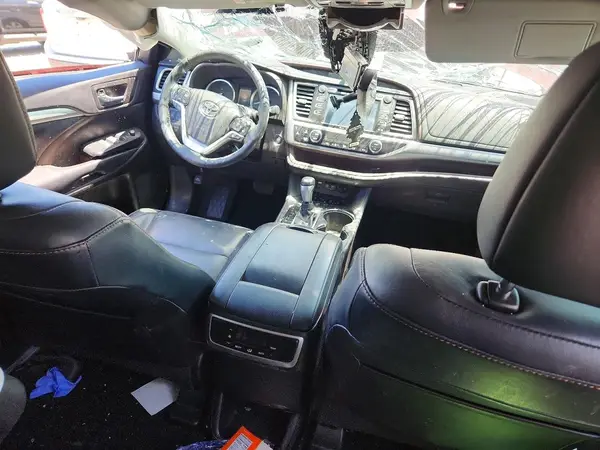 5TDJZRFH6JS851293 2018 TOYOTA HIGHLANDER - Image 8