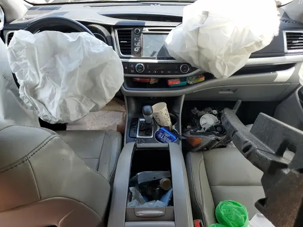 5TDJZRFH6JS857546 2018 TOYOTA HIGHLANDER - Image 8