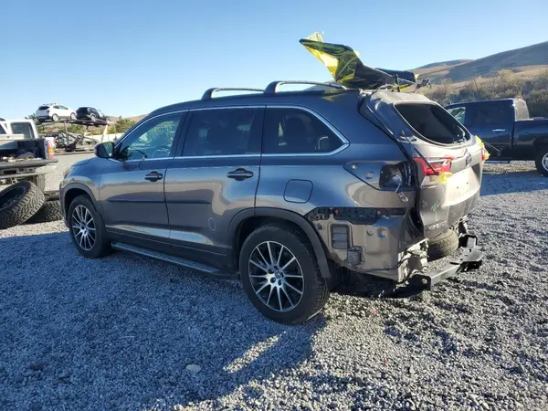 5TDJZRFH6JS861516 2018 TOYOTA HIGHLANDER - Image 2