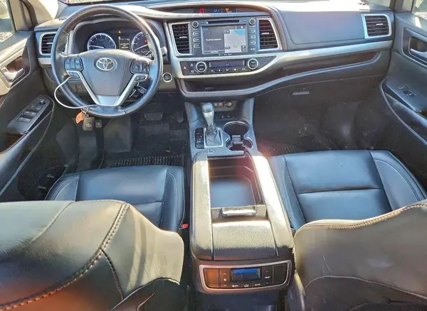 5TDJZRFH6JS864268 2018 TOYOTA HIGHLANDER - Image 8