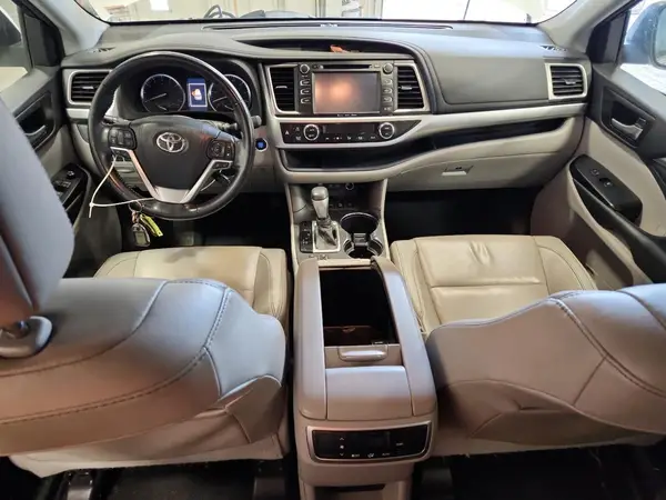 5TDJZRFH6JS875402 2018 TOYOTA HIGHLANDER - Image 8