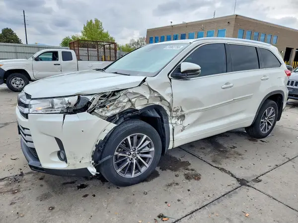 5TDJZRFH6JS875674 2018 TOYOTA HIGHLANDER - Image 1