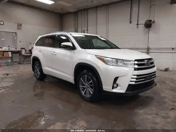 5TDJZRFH6JS878784 2018 TOYOTA HIGHLANDER - Image 1