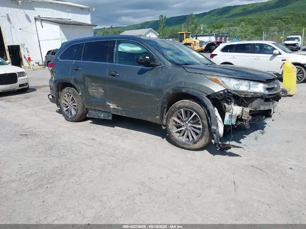 5TDJZRFH6JS882317 2018 TOYOTA HIGHLANDER - Image 1