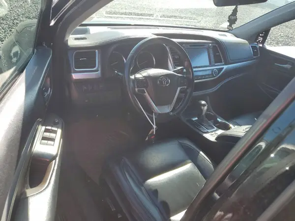 5TDJZRFH6JS888005 2018 TOYOTA HIGHLANDER - Image 8