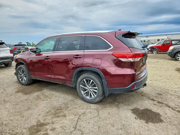 5TDJZRFH6JS888120 2018 TOYOTA HIGHLANDER - Image 2