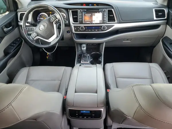 5TDJZRFH6JS893074 2018 TOYOTA HIGHLANDER - Image 8