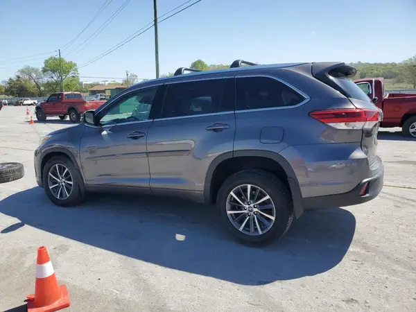 5TDJZRFH6JS895018 2018 TOYOTA HIGHLANDER - Image 2