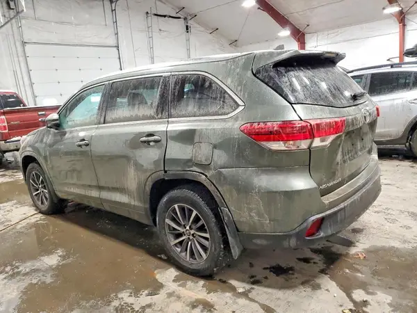 5TDJZRFH6JS897481 2018 TOYOTA HIGHLANDER - Image 2