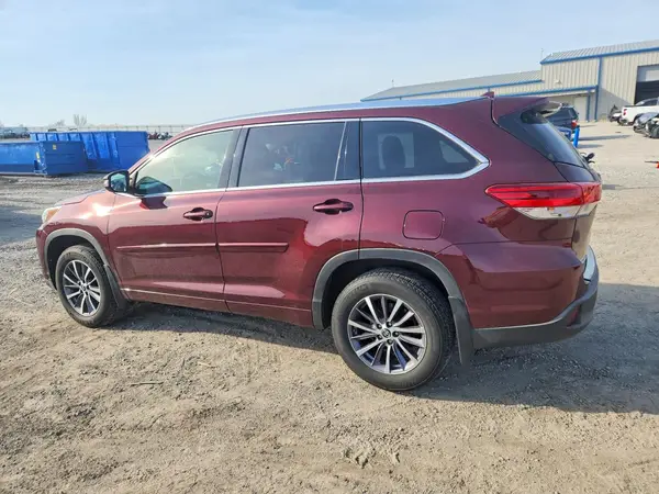 5TDJZRFH6JS905689 2018 TOYOTA HIGHLANDER - Image 2