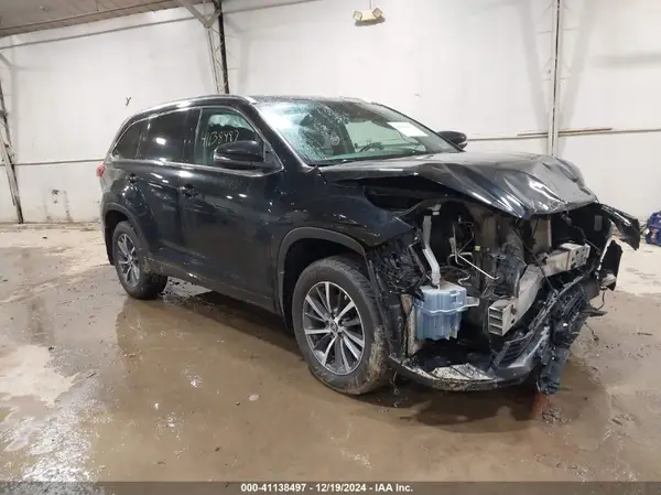 5TDJZRFH6JS909161 2018 TOYOTA HIGHLANDER - Image 1