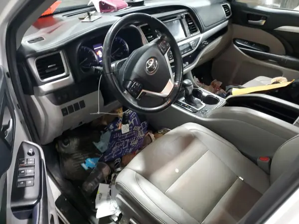 5TDJZRFH6KS564781 2019 TOYOTA HIGHLANDER - Image 8