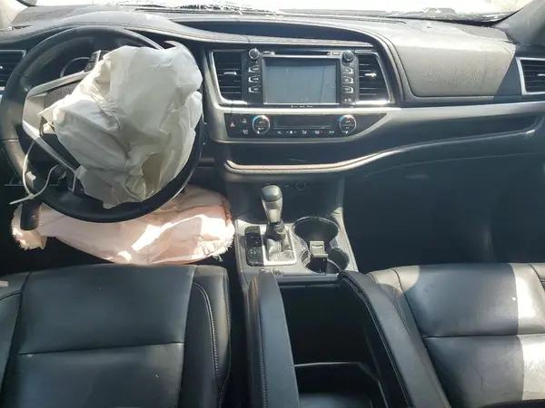 5TDJZRFH6KS565591 2019 TOYOTA HIGHLANDER - Image 8