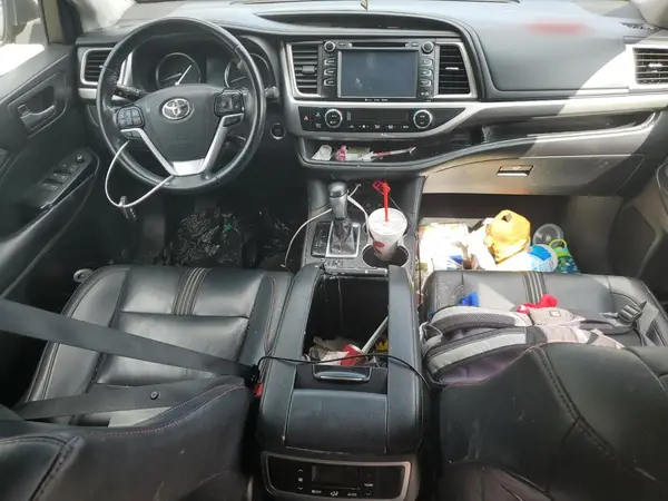 5TDJZRFH6KS566479 2019 TOYOTA HIGHLANDER - Image 8