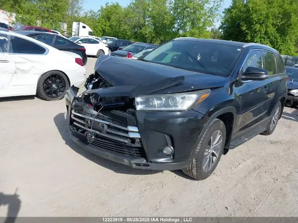 5TDJZRFH6KS566885 2019 TOYOTA HIGHLANDER - Image 2