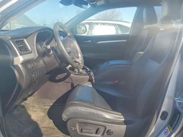 5TDJZRFH6KS567132 2019 TOYOTA HIGHLANDER - Image 8