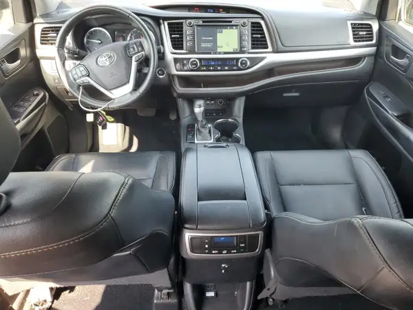 5TDJZRFH6KS568684 2019 TOYOTA HIGHLANDER - Image 8