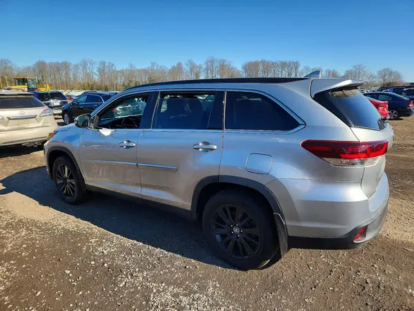 5TDJZRFH6KS570578 2019 TOYOTA HIGHLANDER - Image 2