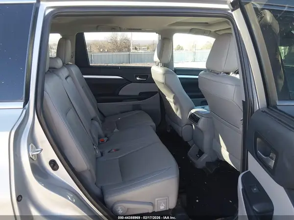 5TDJZRFH6KS573948 2019 TOYOTA HIGHLANDER - Image 8