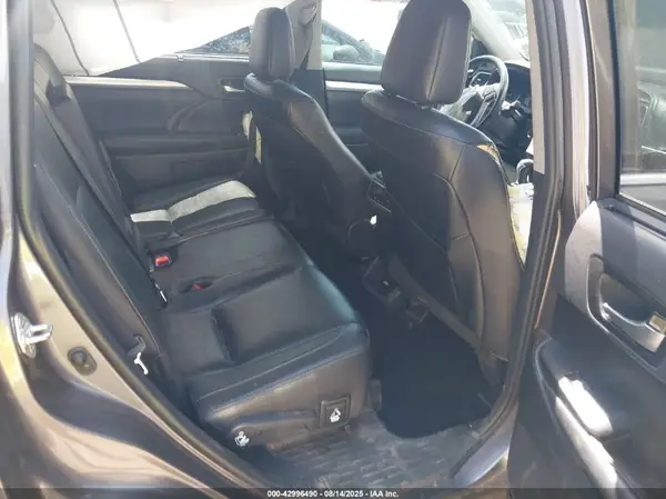 5TDJZRFH6KS574842 2019 TOYOTA HIGHLANDER - Image 8