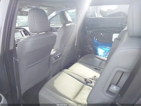 5TDJZRFH6KS578552 2019 TOYOTA HIGHLANDER - Image 8