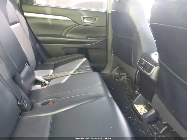 5TDJZRFH6KS579961 2019 TOYOTA HIGHLANDER - Image 8