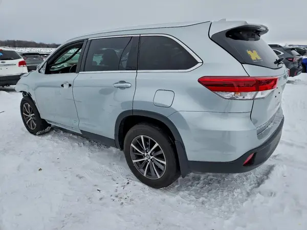 5TDJZRFH6KS581077 2019 TOYOTA HIGHLANDER - Image 2