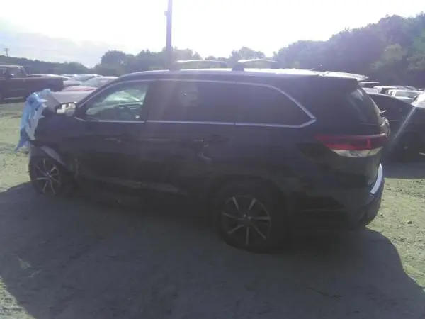 5TDJZRFH6KS587607 2019 TOYOTA HIGHLANDER - Image 2