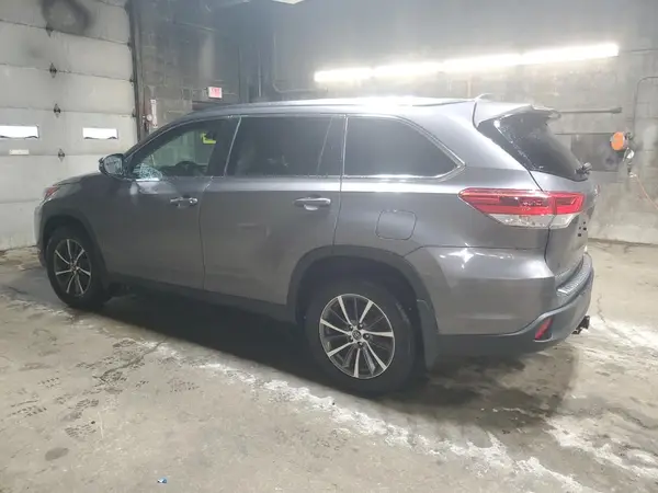 5TDJZRFH6KS587851 2019 TOYOTA HIGHLANDER - Image 2