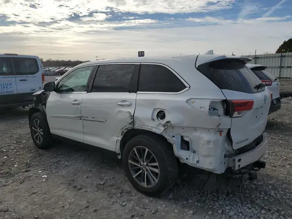 5TDJZRFH6KS591432 2019 TOYOTA HIGHLANDER - Image 2