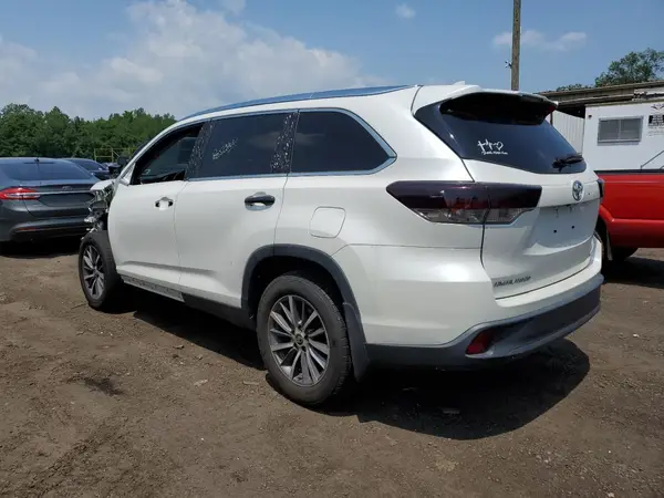 5TDJZRFH6KS592550 2019 TOYOTA HIGHLANDER - Image 2