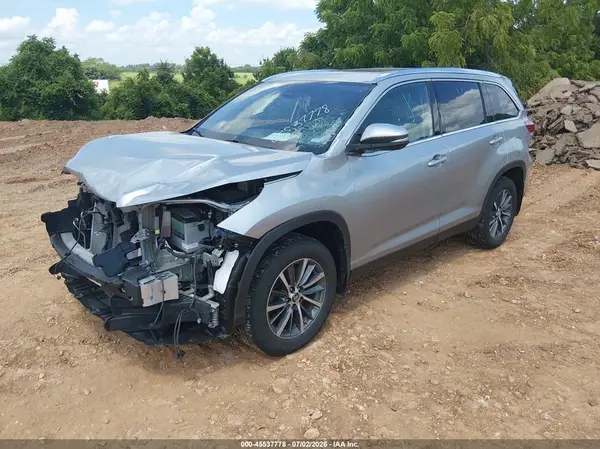 5TDJZRFH6KS593357 2019 TOYOTA HIGHLANDER - Image 2